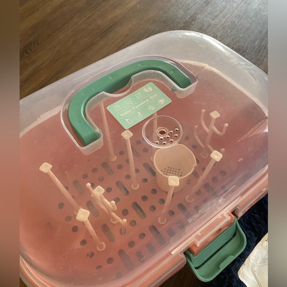 Pink and White baby bottle storage - Picture 4 of 4